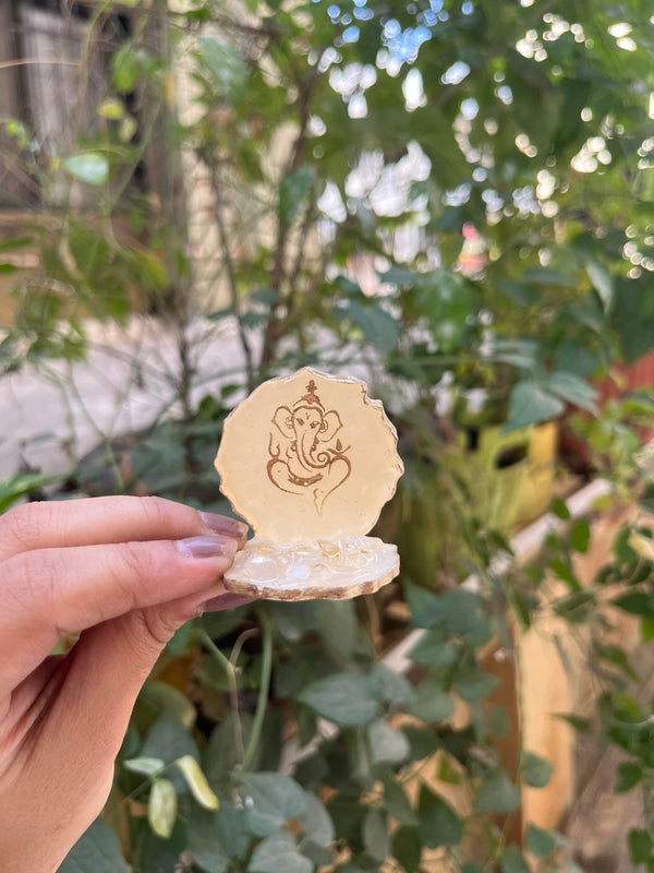 Resin Car Dashboard Holder - Arteanu By Anushka