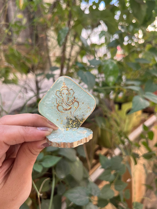 Resin Car Dashboard Holder - Arteanu By Anushka