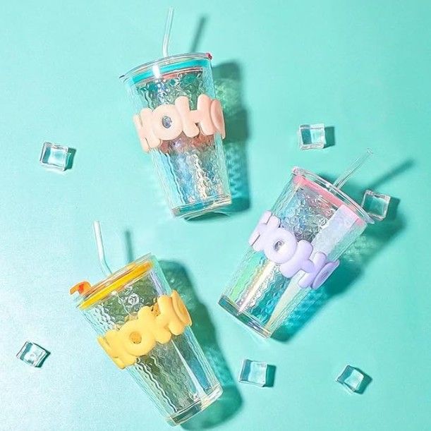 HOHO Hammered Glass Tumbler with Pastel Silicone Grip & Straw 530ml
